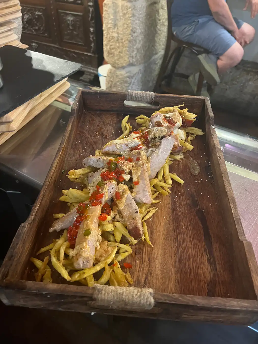 Raxo de lomo de cerdo con patatas, tapeo gallego para comer en Bouzas (Vigo)